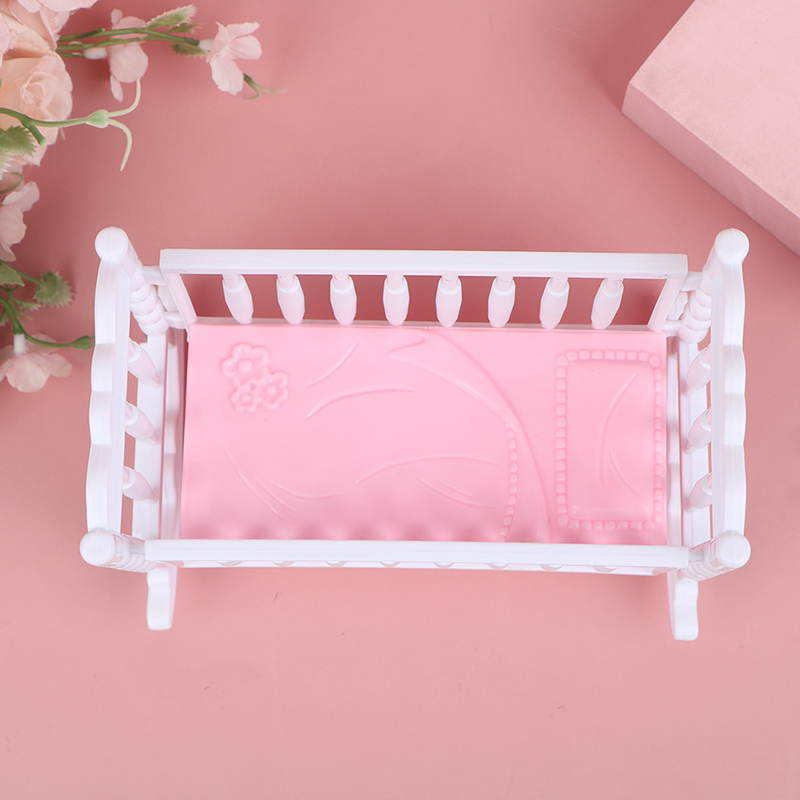 Baby Nursery Bed - Mini Grzechotka dla Niemowląt Różowo-Biała Zabawka